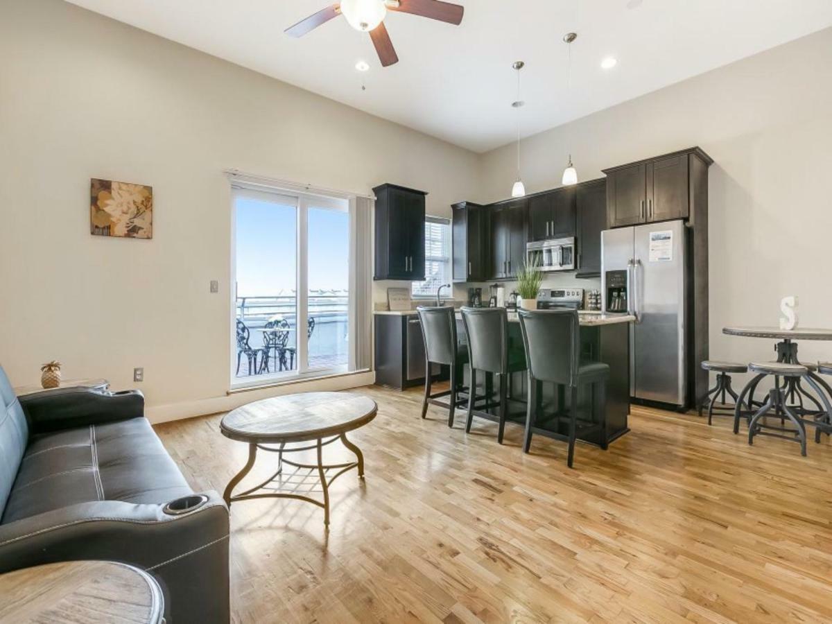 Gorgeous Condos Steps From French Quarter And Harrah'S St. Новый Орлеан Экстерьер фото